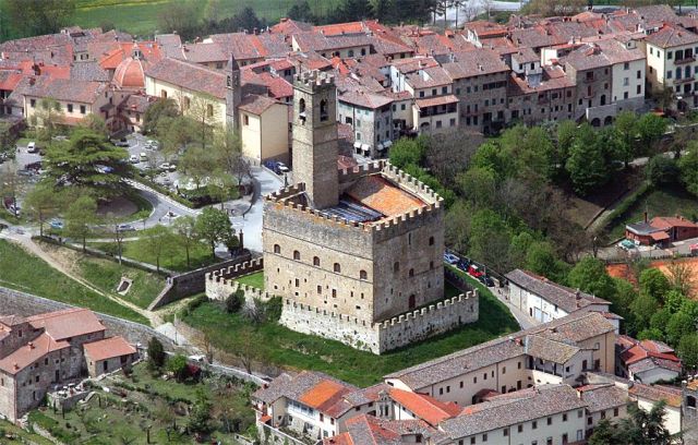 Il Borgo dei Borghi, Poppi in FINALE tra i 20 borghi più belli d’Italia!