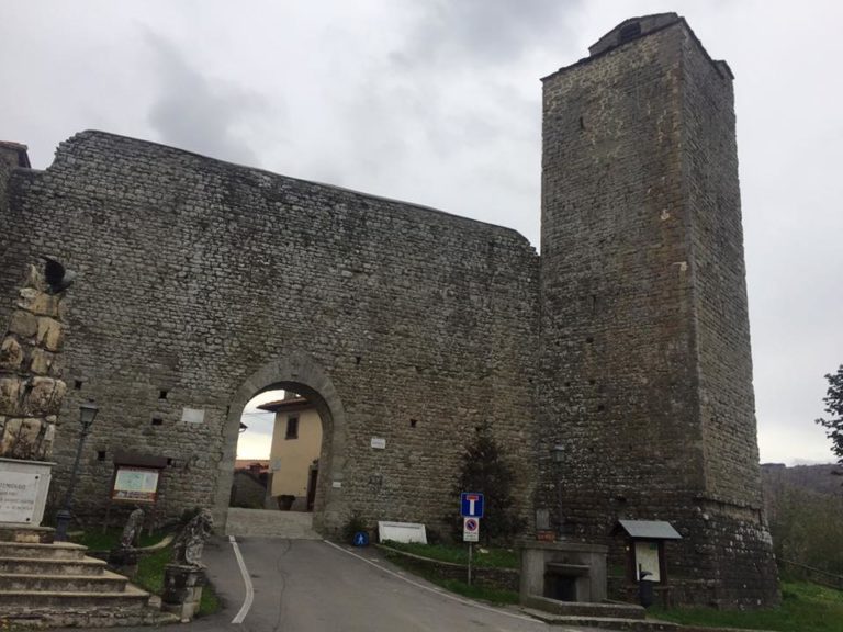 Montemignaio, finiti i lavori alla torre del Castello in pieno centro storico