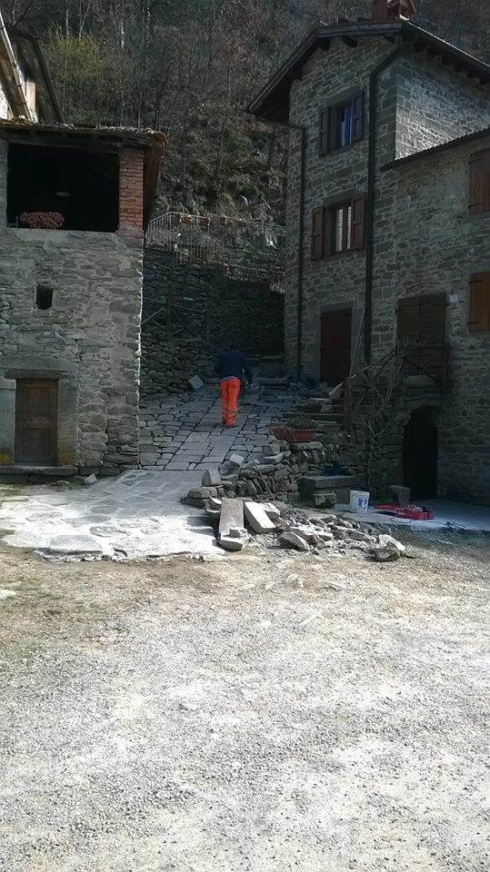 Molin di Bucchio, lavori in corso nella piccola frazione ai piedi del Falterona