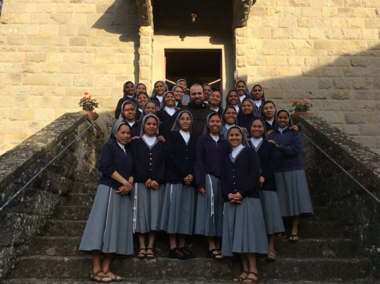 Casalino, 23 nuove suore nella congregazione di S. Elisabetta