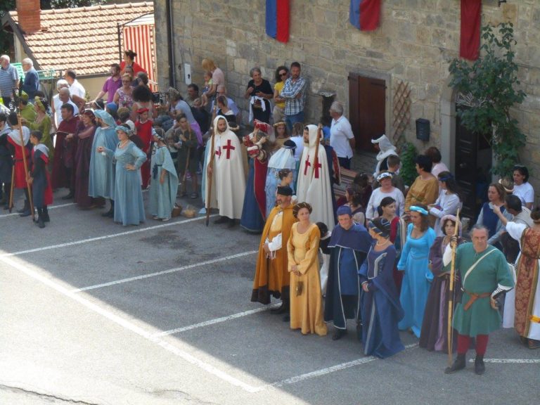 Chiusi della Verna, rievocazione della donazione del Santo Monte a S. Francesco