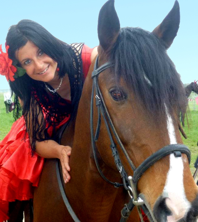 Soccorsi e solidarietà: la vicesindaca Stefani torna nelle zone terremotate… a cavallo