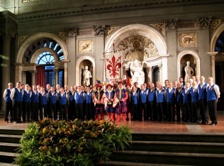 Il coro “La Martinella” si esibisce nella Pieve di Santa Maria Assunta di Montemignaio