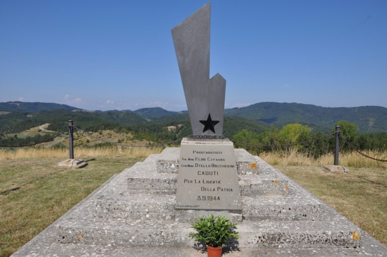 Nel ricordo di Eldo Capanna e Otello Boccherini, a Monte Pomponi la commemorazione dei due paracadutisti
