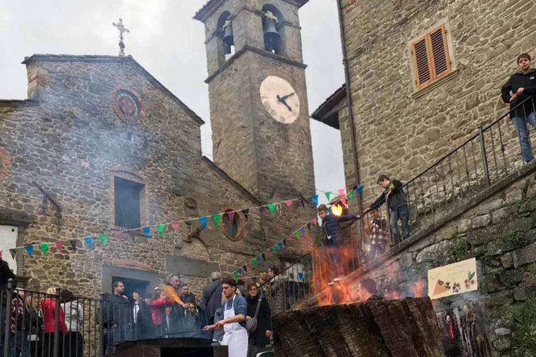 Festa di Castagnatura, a Raggiolo rivivono le tradizioni dell’autunno