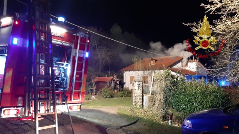 Pratovecchio Stia, incendio in un’abitazione in località Gualdo