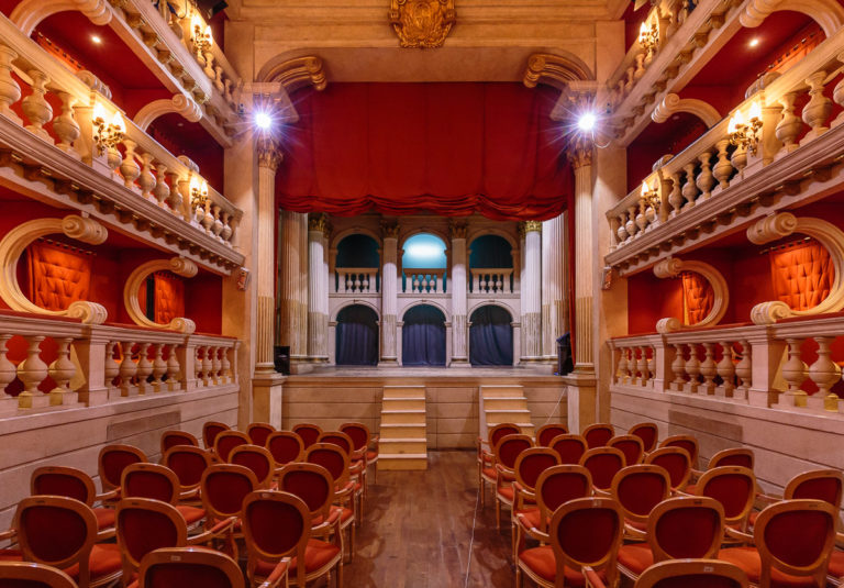 DIETRO LA M@SCHERA”: i Teatri del Casentino uniti in un progetto di teatro “digitale”