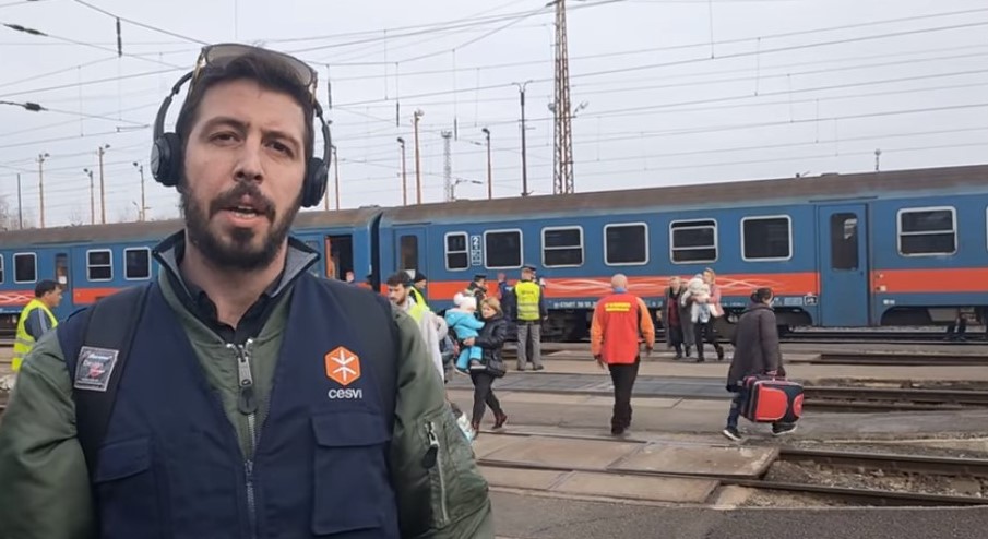 Il casentinese Andrea Ricci al confine con l’Ucraina per aiutare i profughi in fuga dalla guerra