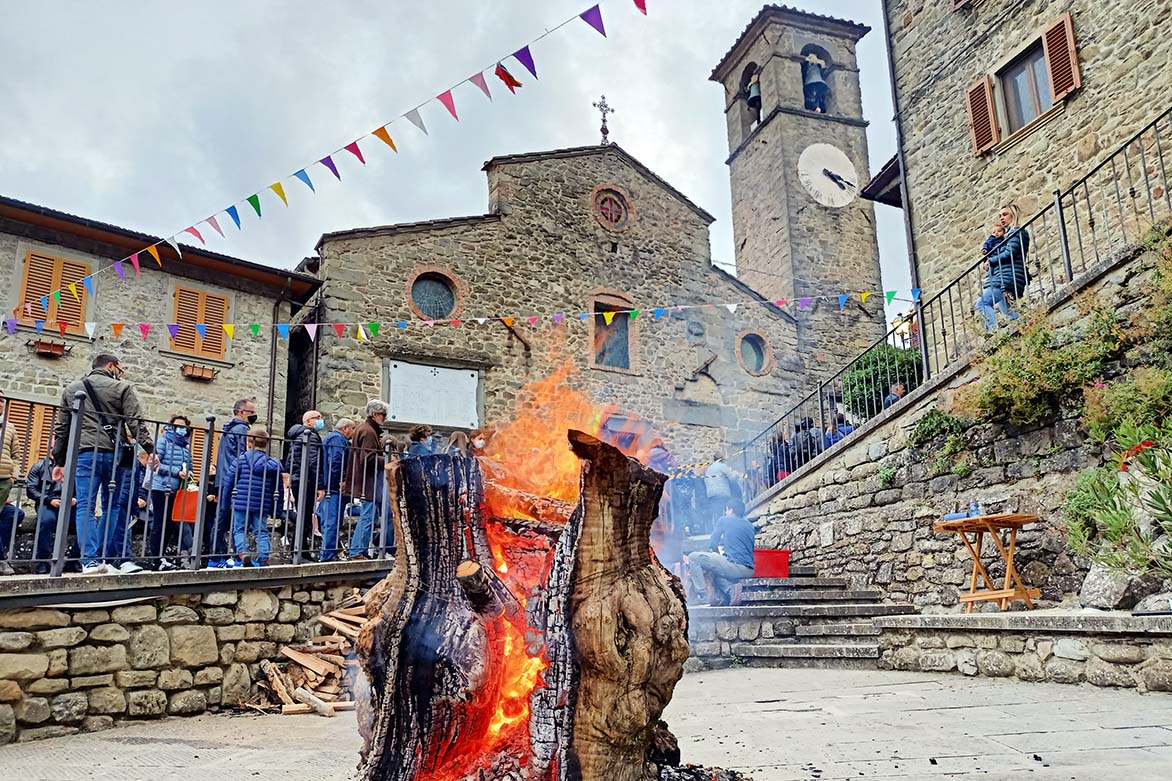Il borgo di Raggiolo ospita la tradizionale Festa di Castagnatura