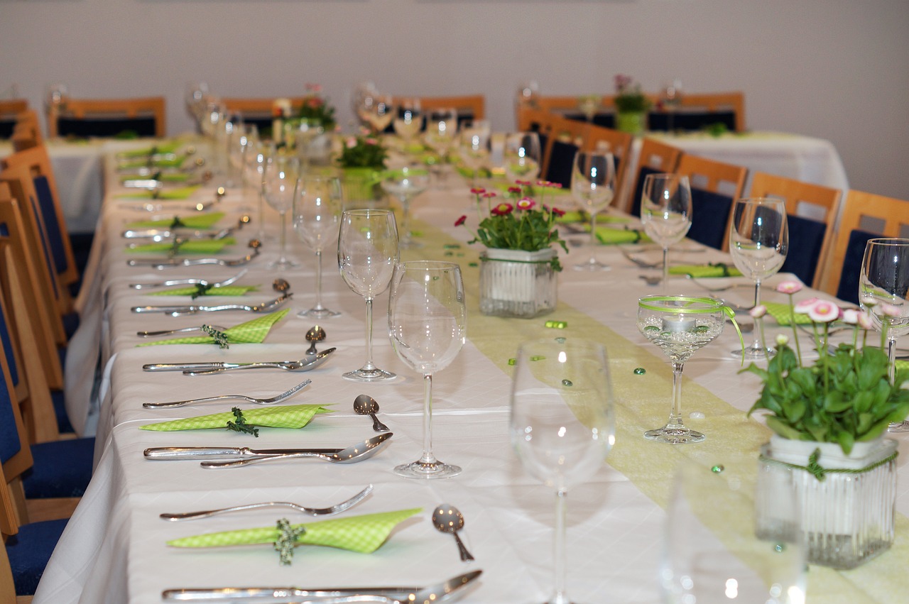 A tavola per le feste, consigli green per conciliare gusto e ambiente