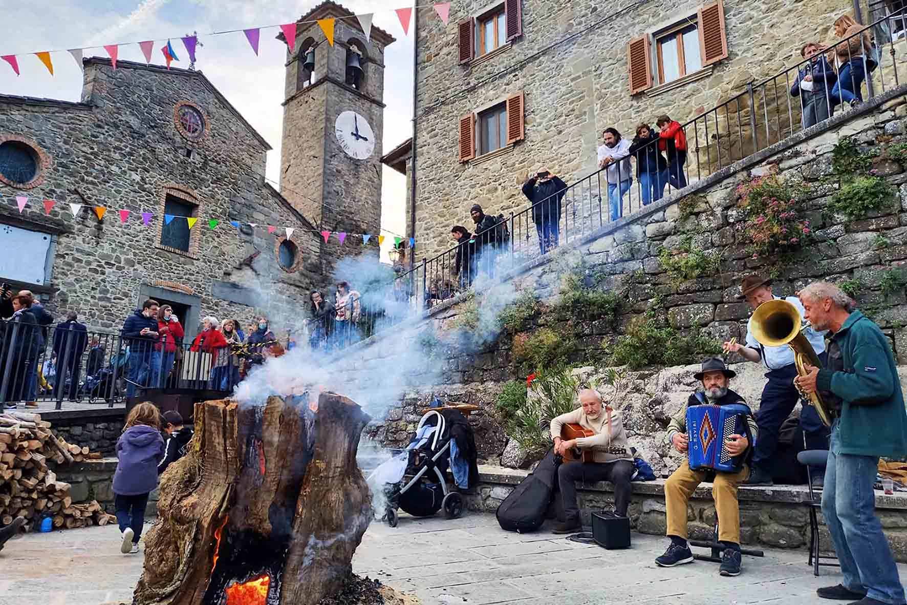 Festa di Castagnatura: due giornate di eventi nel borgo di Raggiolo